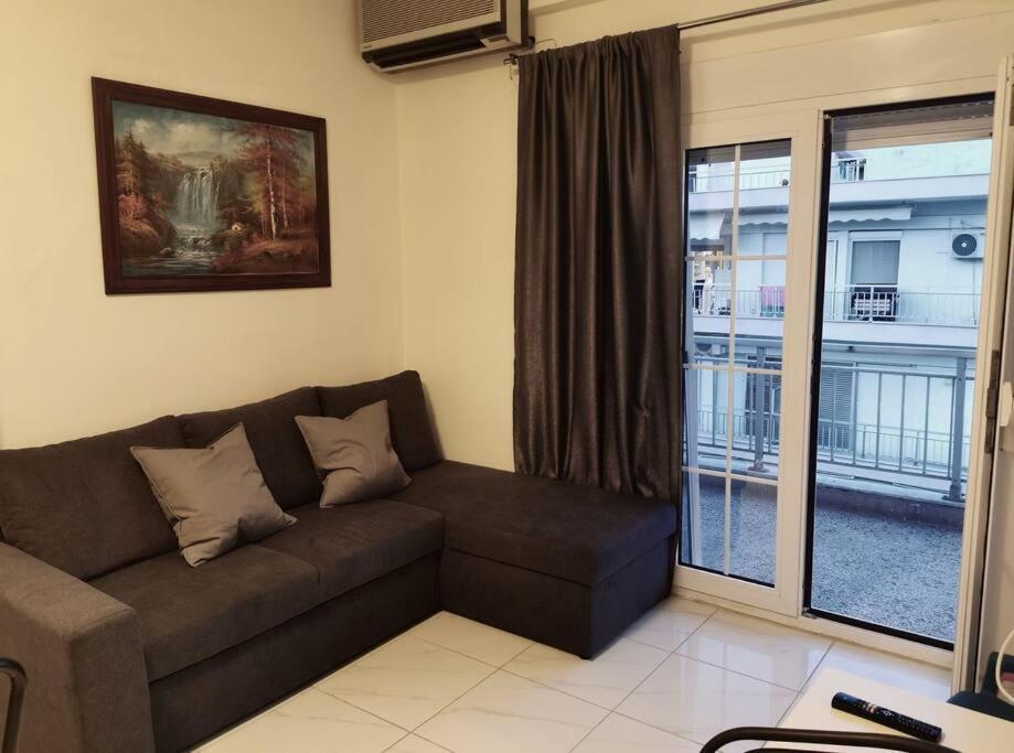 Apartment With 3 Rooms Just 1 Min From The Beach And Free Public Parking Peraía Eksteriør bilde
